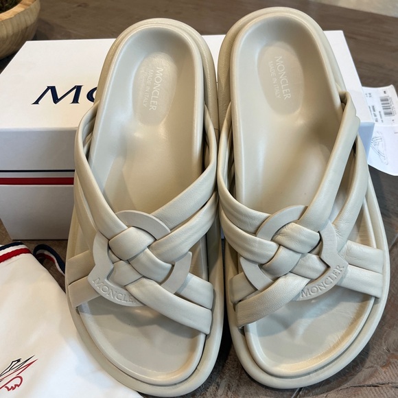 MONCLER BELL SOFT LEATHER SLIDES - Picture 1 of 11